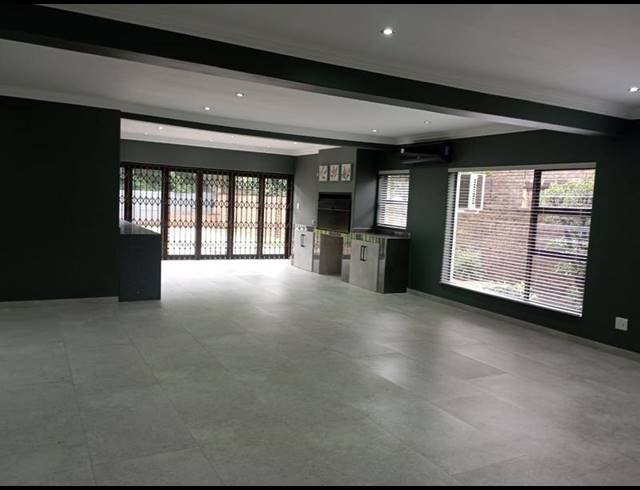 5 BEDROOM HOUSE FOR SALE IN VAN RIEBEECK PARK